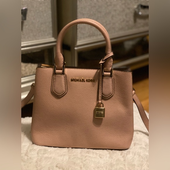 EUC Michael Kors cross body mini purse
